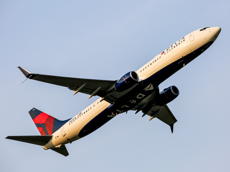 Photo of N885DN - Delta Airlines Boeing 737-900ER at Bwi on AeroXplorer Aviation Database