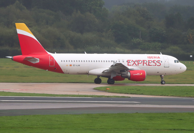 Photo of EC-LAA - Iberia Express Airbus A320 at MAN on AeroXplorer Aviation Database