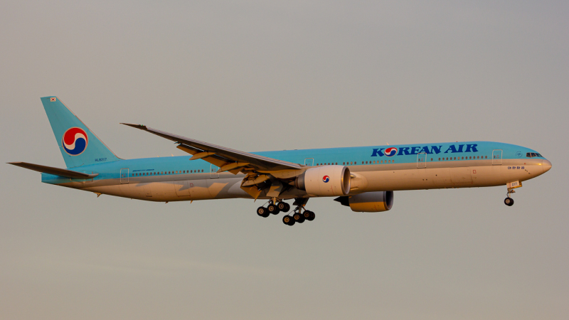 Photo of HL8217 - Korean Air Boeing 777-300ER at LCK on AeroXplorer Aviation Database