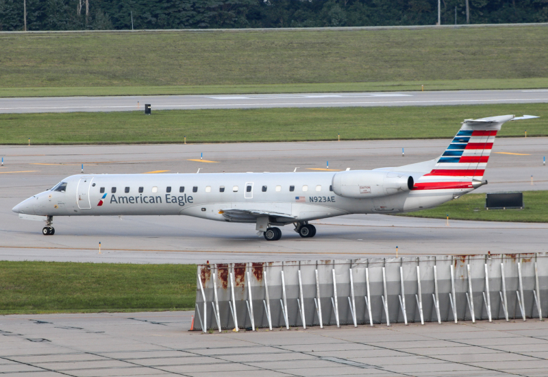 Photo of N923AE - American Eagle Embraer ERJ145 at CVG on AeroXplorer Aviation Database