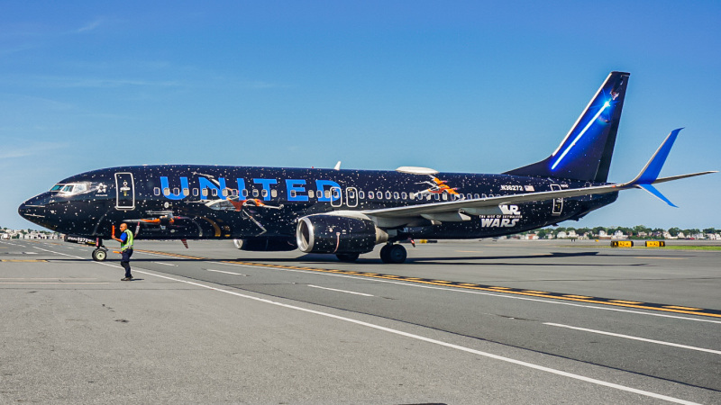 Photo of N36272 - United Airlines Boeing 737-800 at BOS on AeroXplorer Aviation Database