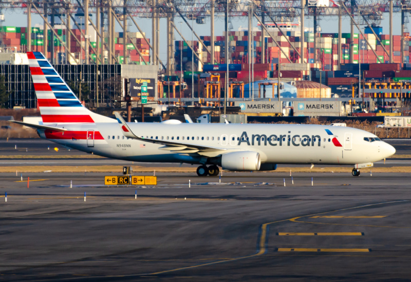 Photo of N948NN - American Airlines Boeing 737-800 at EWR on AeroXplorer Aviation Database