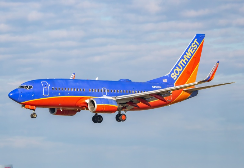 Photo of N762SW - Southwest Airlines Boeing 737-700 at PHL on AeroXplorer Aviation Database