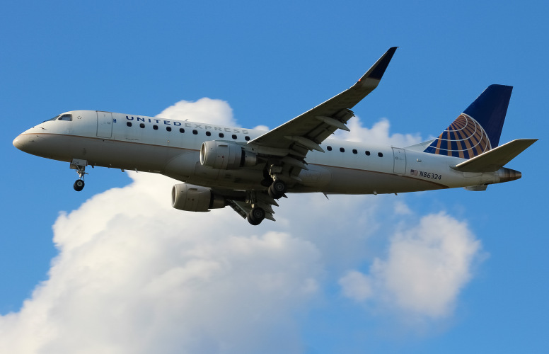 Photo of N86324 - United Express Embraer E175 at CVG on AeroXplorer Aviation Database