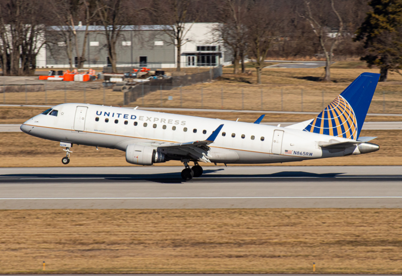 Photo of N865RW - United Express Embraer E175 at CMH on AeroXplorer Aviation Database