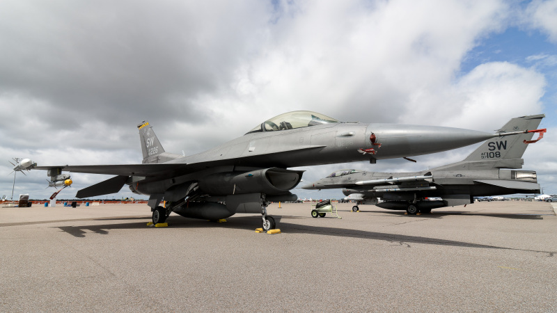 Photo of 00-0226 - USAF - United States Air Force General Dynamics F-16 Fighting Falcon at MCF on AeroXplorer Aviation Database