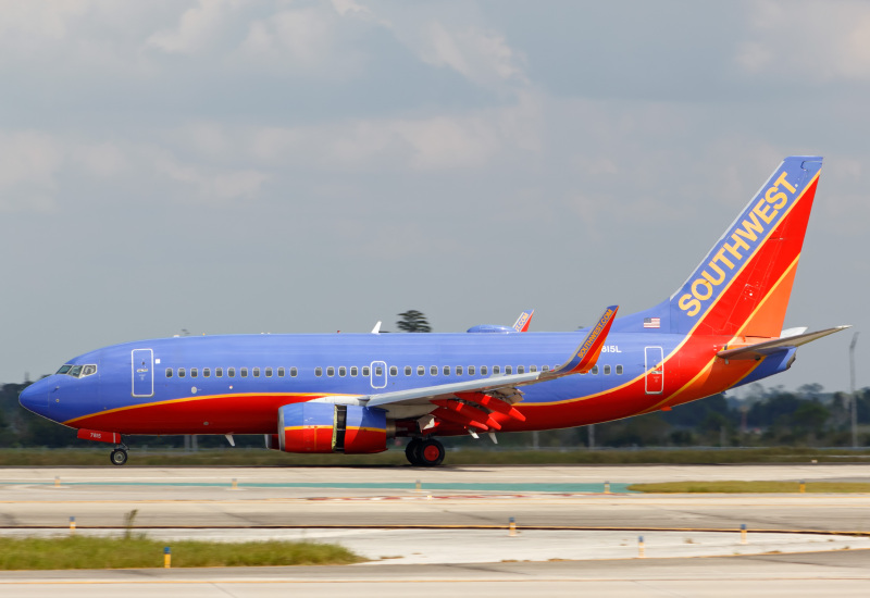 Photo of N7815L - Southwest Airlines Boeing 737-700 at MCO on AeroXplorer Aviation Database
