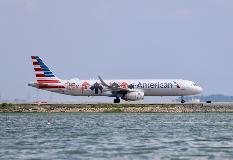 Photo of N162AA - American Airlines Airbus A321-200 at BOS on AeroXplorer Aviation Database