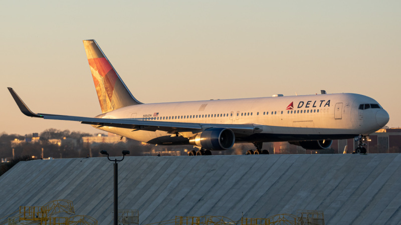 Photo of N184DN - Delta Airlines Boeing 767-300ER at ATL on AeroXplorer Aviation Database