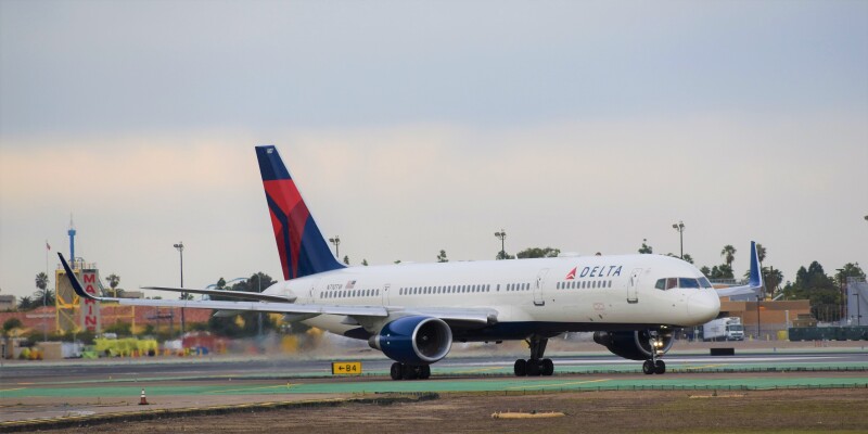 Photo of N710TW - Delta Airlines B757-200 at SAN on AeroXplorer Aviation Database