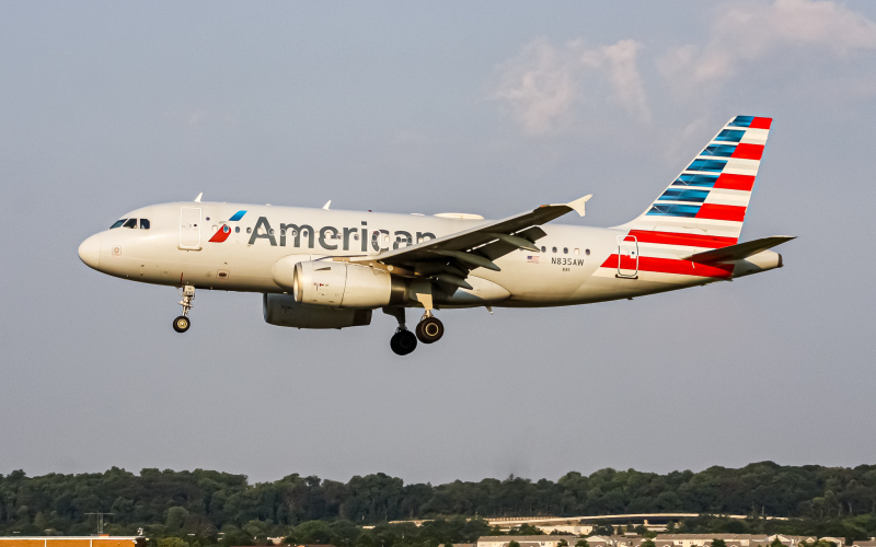 Photo of N835AW - American Airlines Airbus A319 at DCA on AeroXplorer Aviation Database