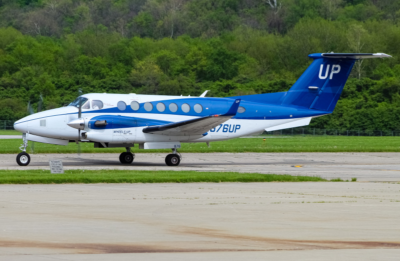 Photo of N876UP - Wheels Up Beechcraft King Air 350 at LUK  on AeroXplorer Aviation Database