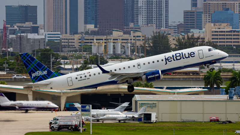 Photo of N284JB - JetBlue Airways Embraer E190 at FLL on AeroXplorer Aviation Database