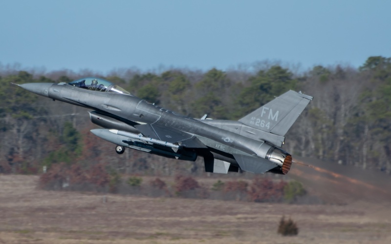 Photo of 86-0264 - USAF - United States Air Force General Dynamics F-16 Fighting Falcon at ACY on AeroXplorer Aviation Database