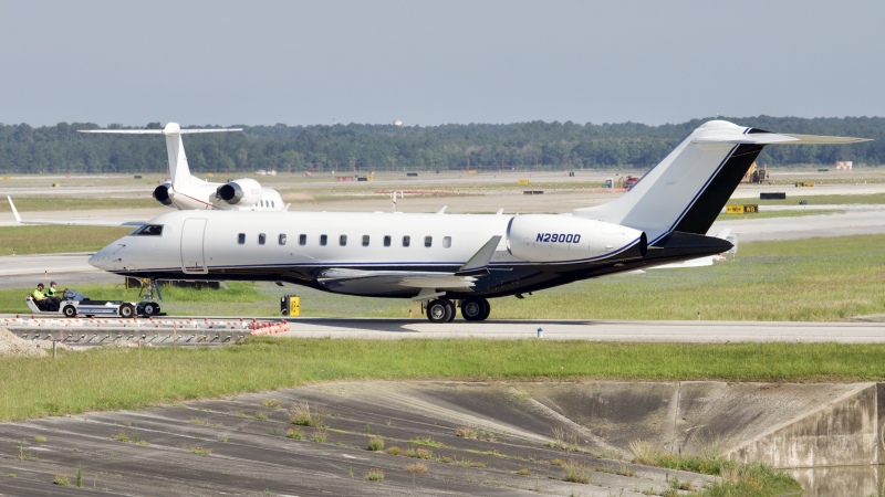 Photo of N2900D - PRIVATE Bombardier Global 5000 at IAH on AeroXplorer Aviation Database