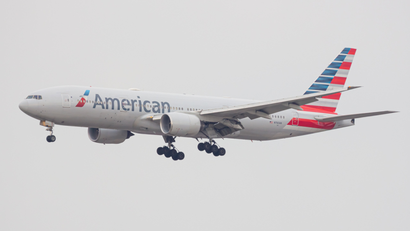 Photo of N760AN - American Airlines Boeing 777-200ER at ORD on AeroXplorer Aviation Database