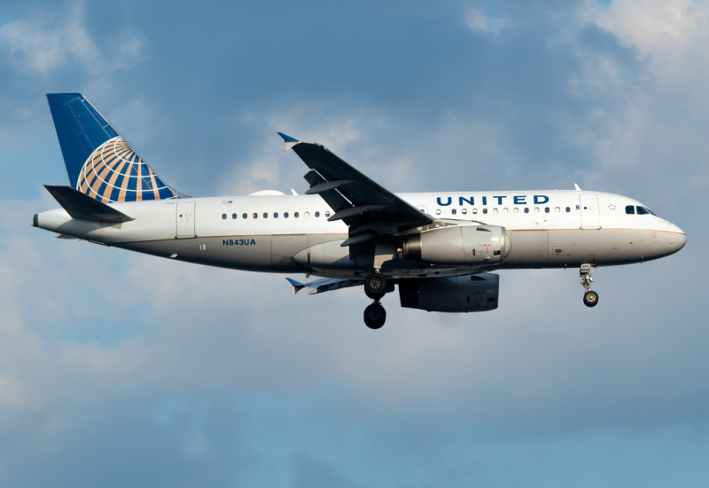 Photo of N843UA - United Airlines Airbus A319-131 at EWR on AeroXplorer Aviation Database