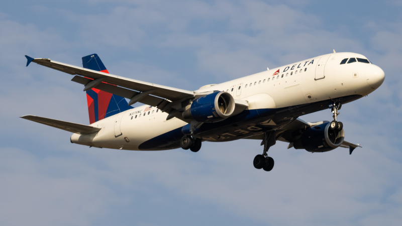 Photo of N375NC - Delta Airlines Airbus A320 at IAD on AeroXplorer Aviation Database