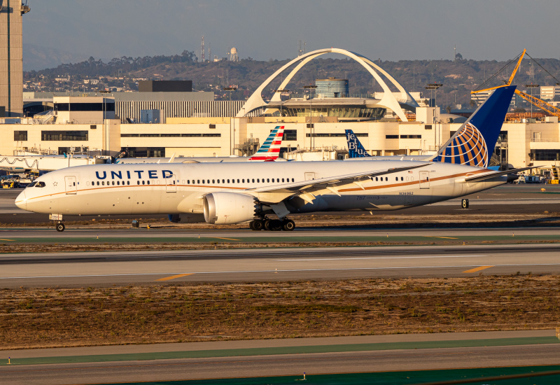 Photo of N36962 - United Airlines Boeing 787-9 at LAX on AeroXplorer Aviation Database