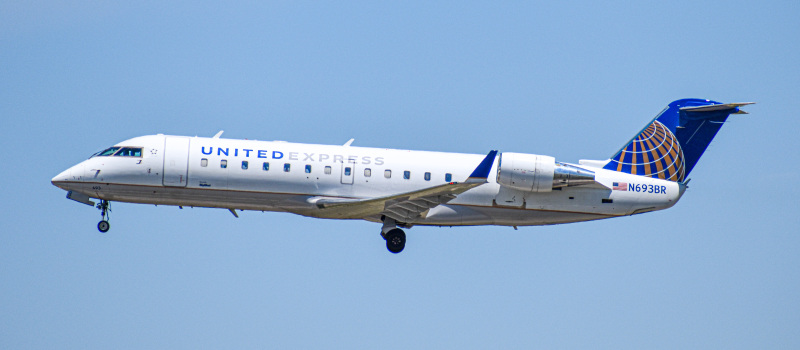 Photo of N693BR - United Express Mitsubishi CRJ-200 at DEN on AeroXplorer Aviation Database