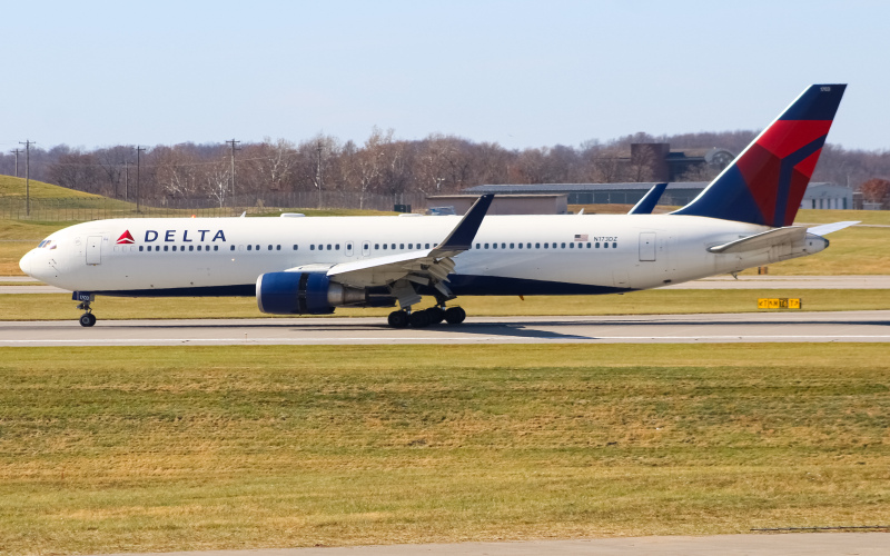 Photo of N173DZ - Delta Airlines Boeing 767-300ER at CVG on AeroXplorer Aviation Database