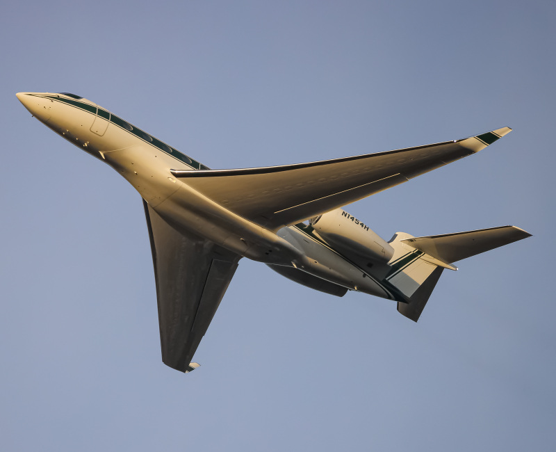 Photo of N1454H - PRIVATE Gulfstream G650 at BWI on AeroXplorer Aviation Database