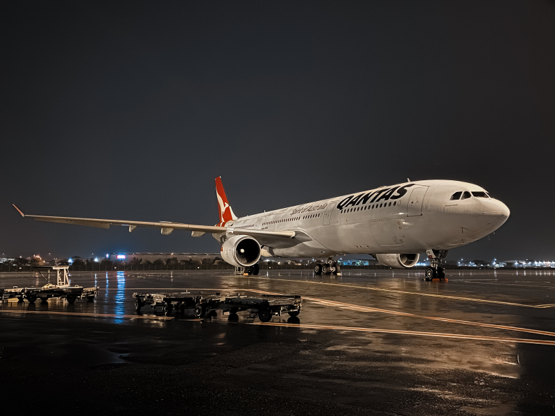 Photo of VH-QPB - Qantas Airways Airbus A330-300 at BNE on AeroXplorer Aviation Database