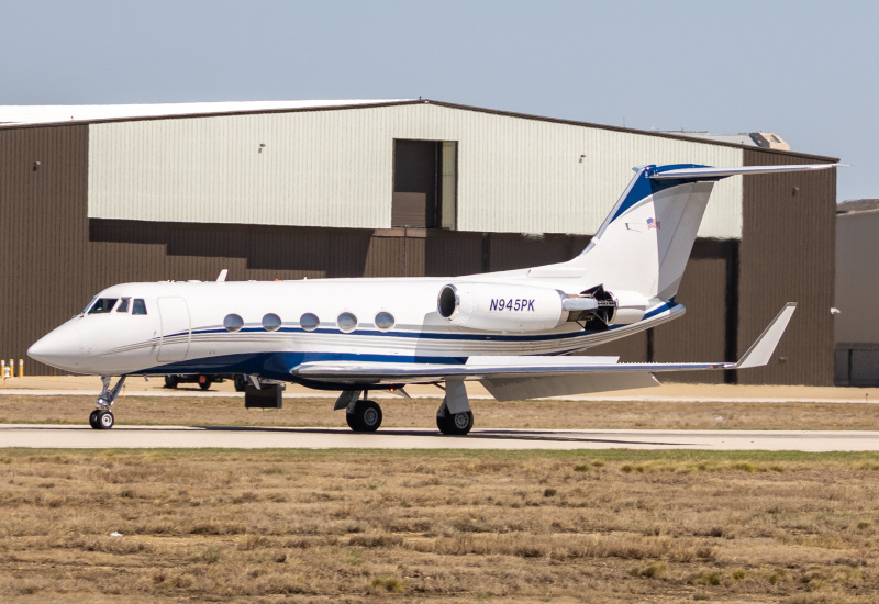 Photo of N945PK - PRIVATE Gulfstream G-IIB at ADS on AeroXplorer Aviation Database