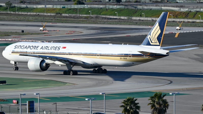 Photo of 9V-SNA - Singapore Airlines Boeing 777-300ER at LAX on AeroXplorer Aviation Database