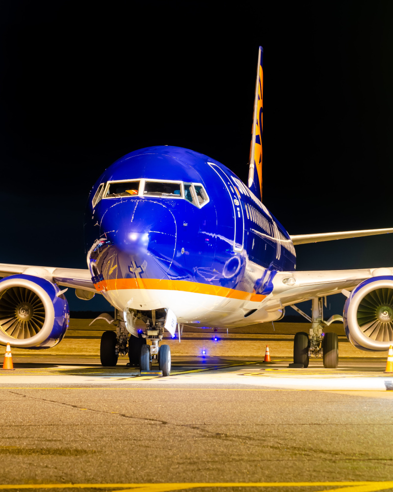 Photo of N826SY - Sun Country Airlines Boeing 737-800 at ACY on AeroXplorer Aviation Database