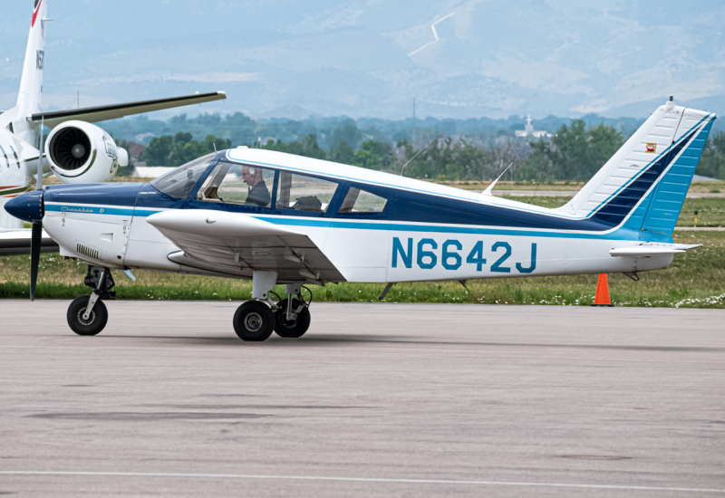 Photo of N6642J - PRIVATE Piper PA-28 at FNL on AeroXplorer Aviation Database