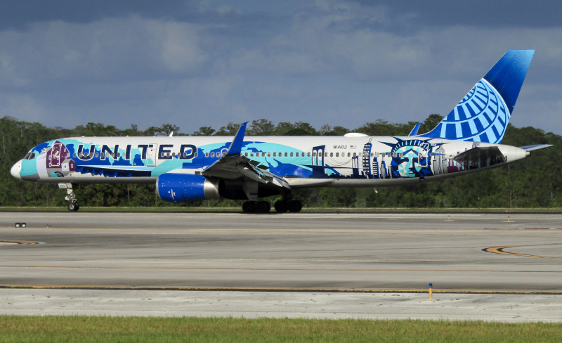 Photo of N14102 - United Airlines Boeing 757-200 at MCO on AeroXplorer Aviation Database