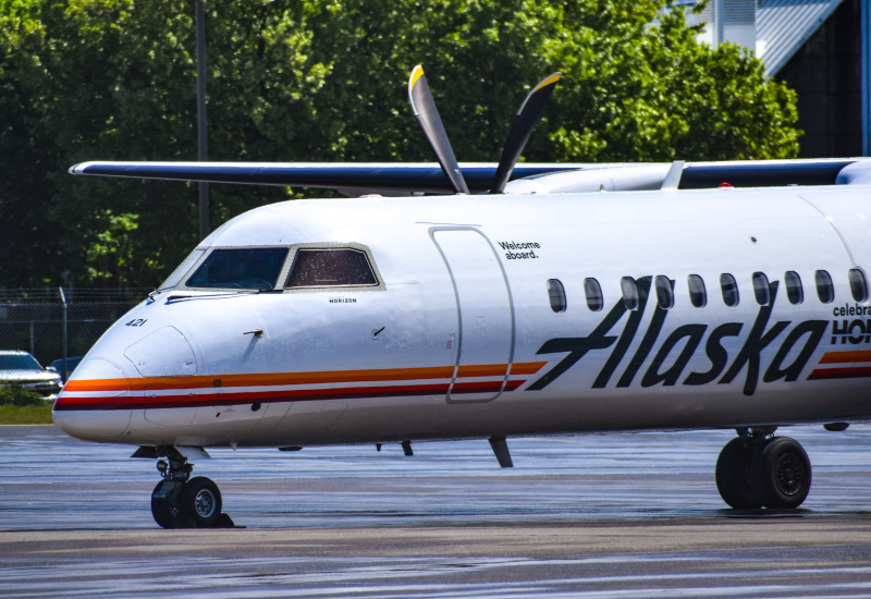 Photo of N421QX - Alaska Airlines Bombardier Dash-8 q400 at PDX on AeroXplorer Aviation Database