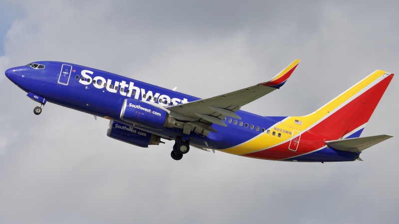 Photo of N923WN - Southwest Airlines Boeing 737-700 at HOU on AeroXplorer Aviation Database