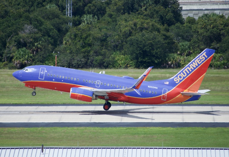 Photo of N252WN - Southwest Airlines Boeing 737-700 at TPA on AeroXplorer Aviation Database