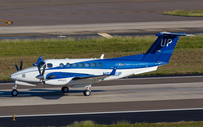 Photo of N805UP - Wheels Up Beechcraft King Air 350 at TPA on AeroXplorer Aviation Database
