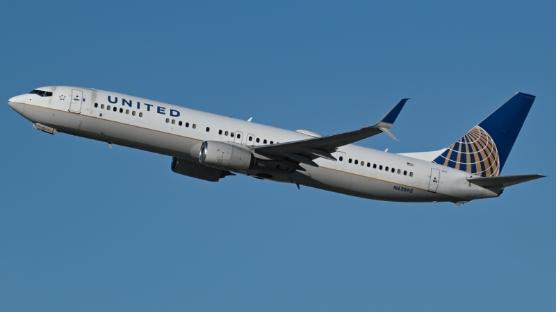 Photo of N62892 - United Airlines Boeing 737-900ER at LAX on AeroXplorer Aviation Database