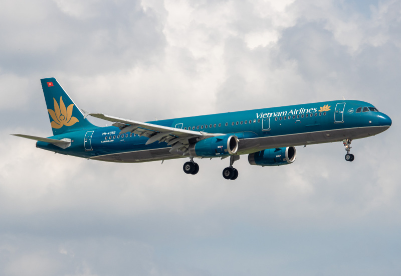 Photo of VN-A392 - Vietnam Airlines Airbus A321-200 at SGN on AeroXplorer Aviation Database
