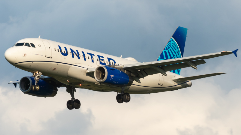 Photo of N876UA - United Airlines Airbus A319 at BWI on AeroXplorer Aviation Database