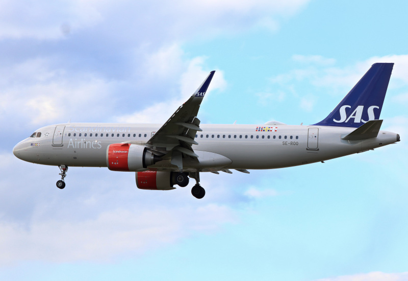 Photo of SE-ROO - Scandinavian Airlines Airbus A320NEO at LHR on AeroXplorer Aviation Database