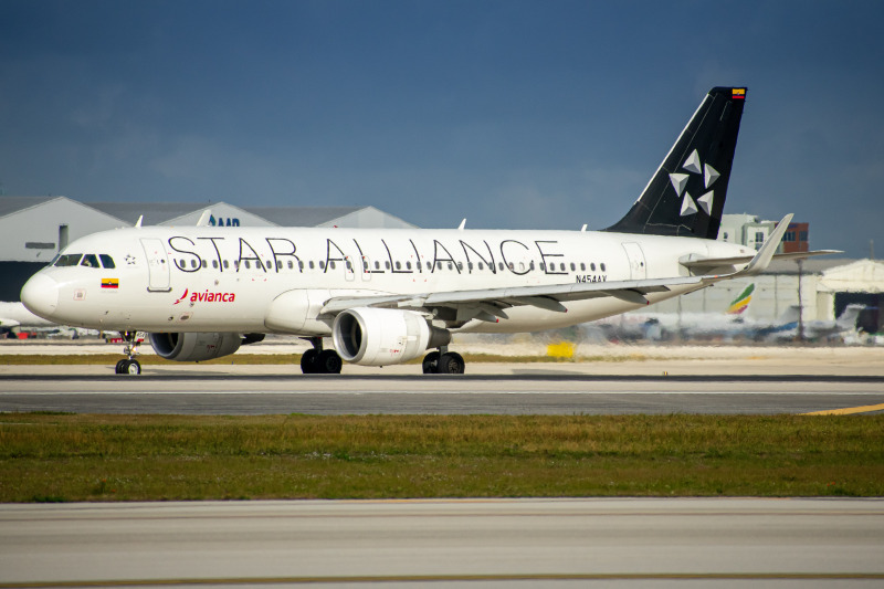 Photo of N454AV - Avianca Airbus A320 at MIA on AeroXplorer Aviation Database