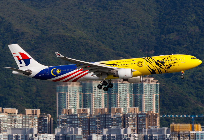 Photo of 9M-MTG - Malaysia Airlines Airbus A330-300 at HKG on AeroXplorer Aviation Database