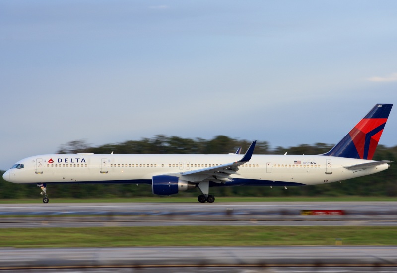 Photo of N585NW - Delta Airlines Boeing 757-300 at MCO on AeroXplorer Aviation Database