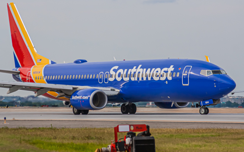 Photo of N8541W - Southwest Airlines Boeing 737-800 at DCA on AeroXplorer Aviation Database