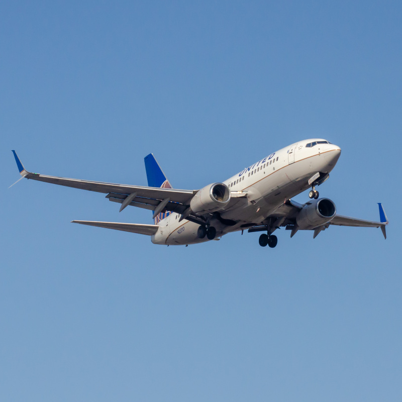 Photo of N23707 - United Airlines Boeing 737-700 at EWR on AeroXplorer Aviation Database