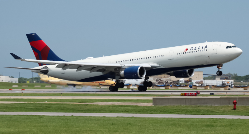Photo of N828NW - Delta Airlines Airbus A330-300 at MSP on AeroXplorer Aviation Database