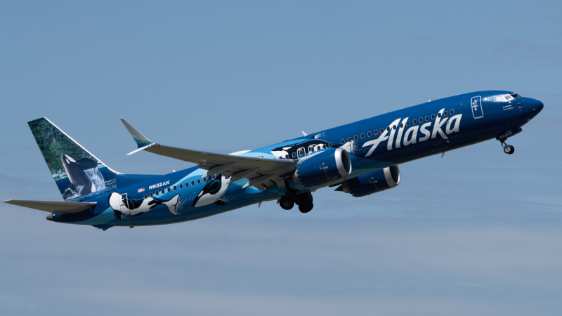 Photo of N932AK - Alaska Airlines Boeing 737 MAX 9 at YVR on AeroXplorer Aviation Database