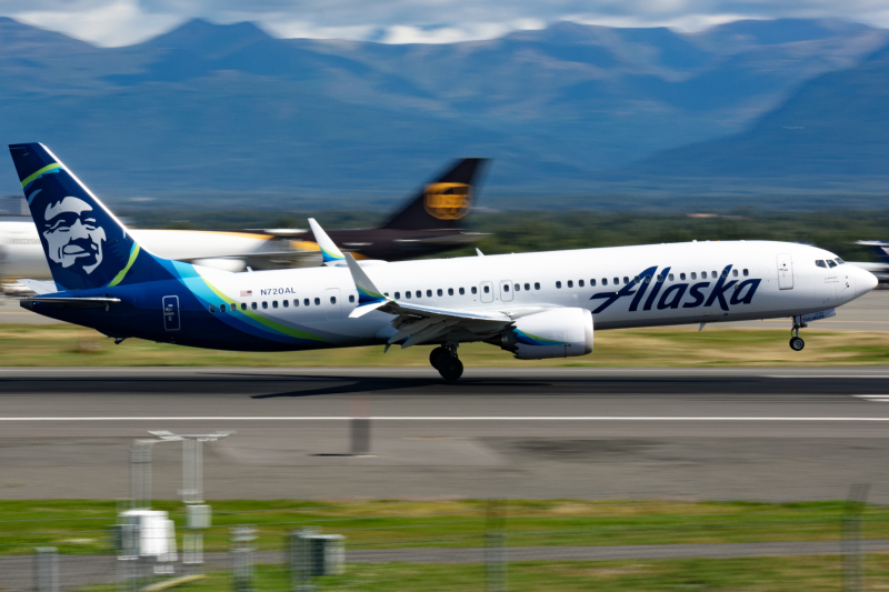 Photo of N720AL - Alaska Airlines Boeing 737 MAX 9 at ANC on AeroXplorer Aviation Database