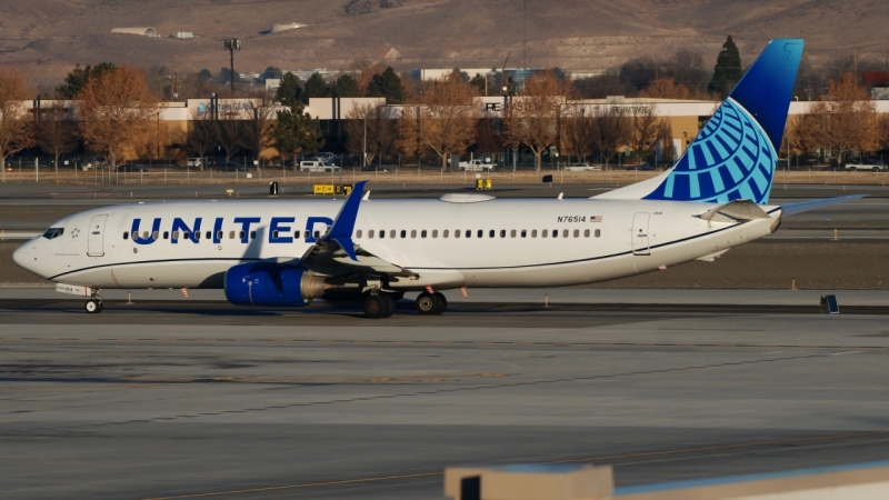 Photo of N76514 - United Airlines Boeing 737-800 at RNO on AeroXplorer Aviation Database