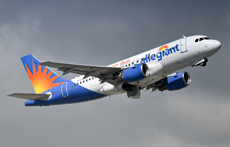 Photo of N325NV - Allegiant Air Airbus A319 at FLL on AeroXplorer Aviation Database